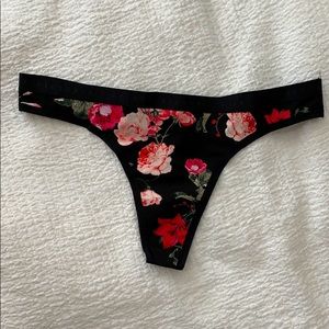 Black rose VS thong